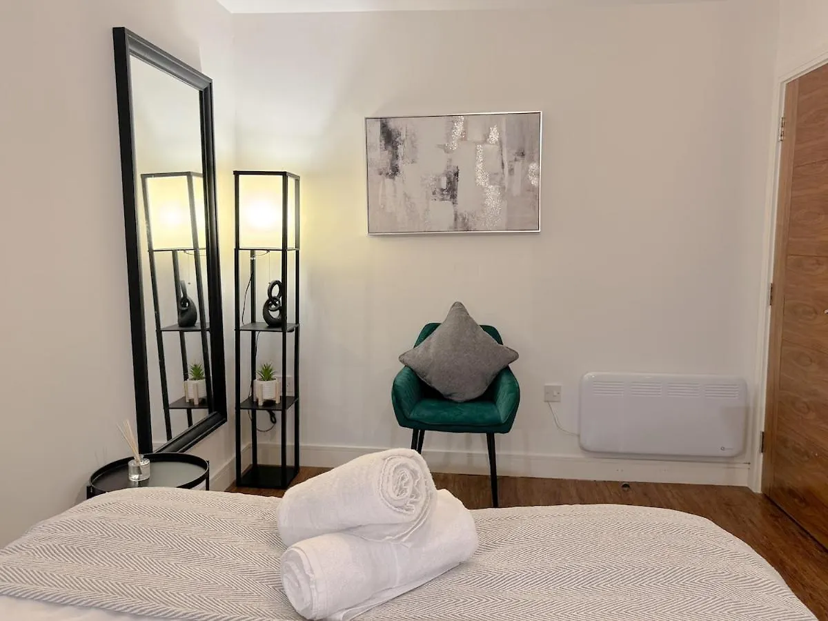 Spacious 2 Bedroom Modern Flat - City Centre Cardiff