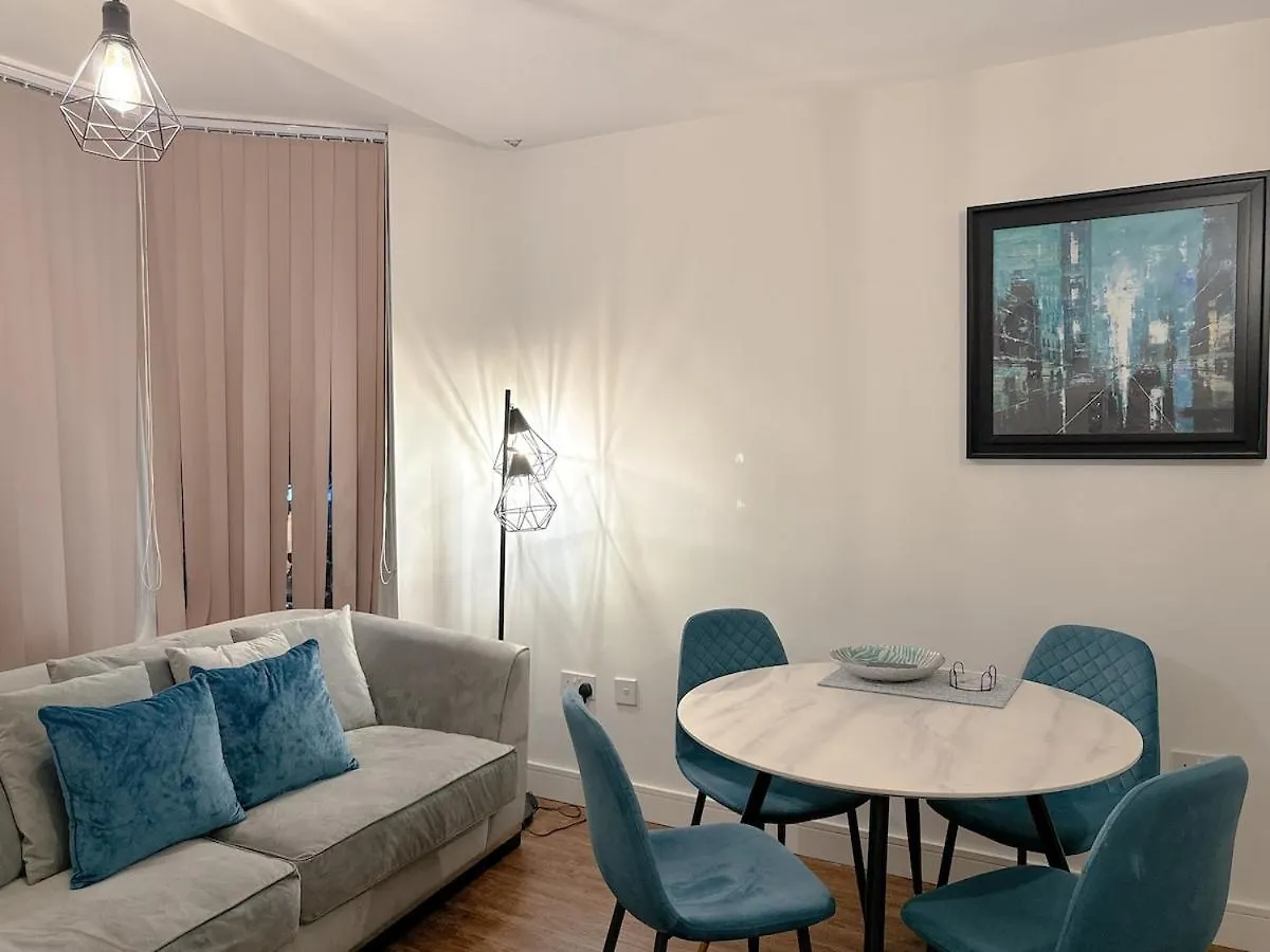 Apartman Spacious 2 Bedroom Modern Flat - City Centre Cardiff