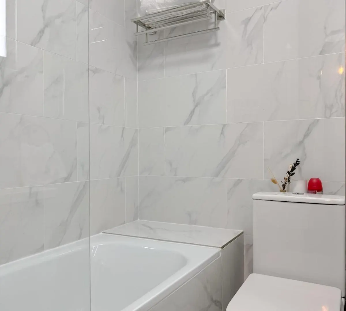 Spacious 2 Bedroom Modern Flat - City Centre Cardiff